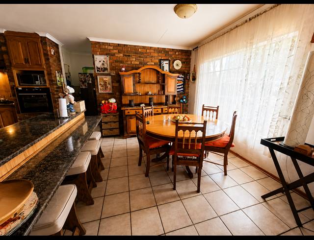 3 BEDROOM HOUSE FOR SALE IN VANDERBIJLPARK SE 4